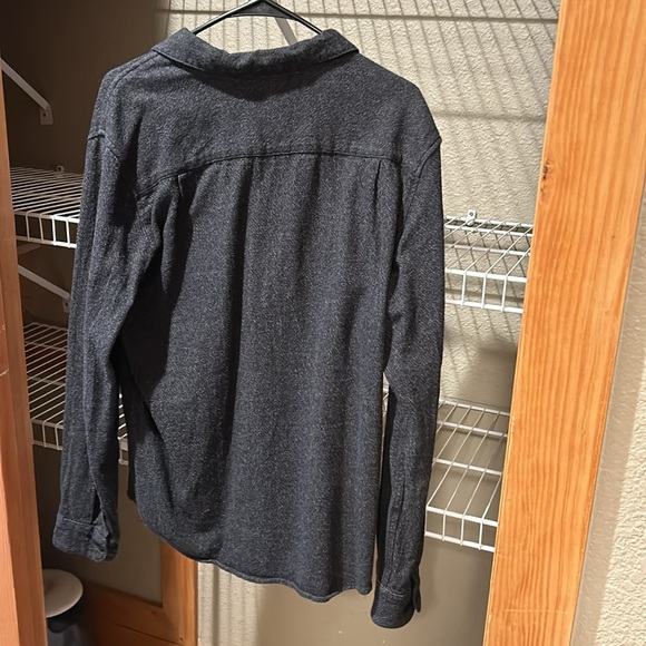 3 men’s large RVCA flannel button downs - Picture 7 of 7